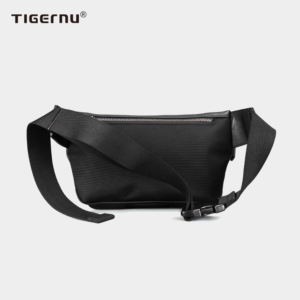 Back view of black leather shoulder bag model TGN1004