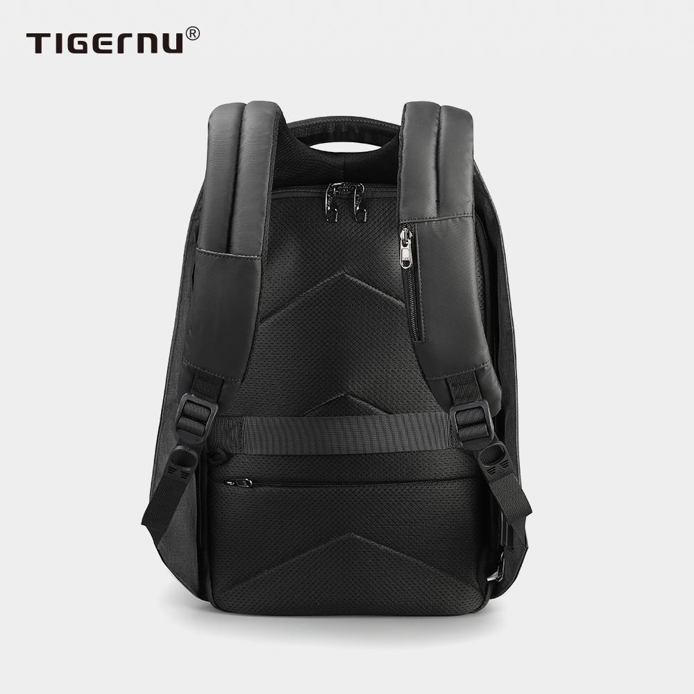 The back display of the black backpack model T-B3599